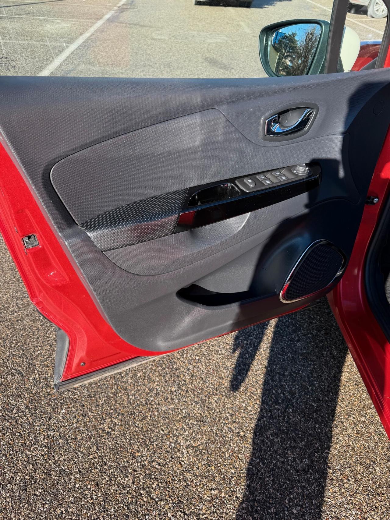 Renault Captur 1.5 dci - NEOP. - NAV. - 12 MESI DI GARANZIA -