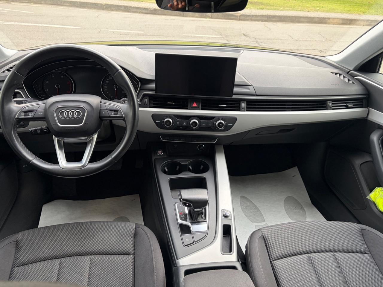 Audi A4 Avant 30 TDI/136 CV S tronic Business Advanced