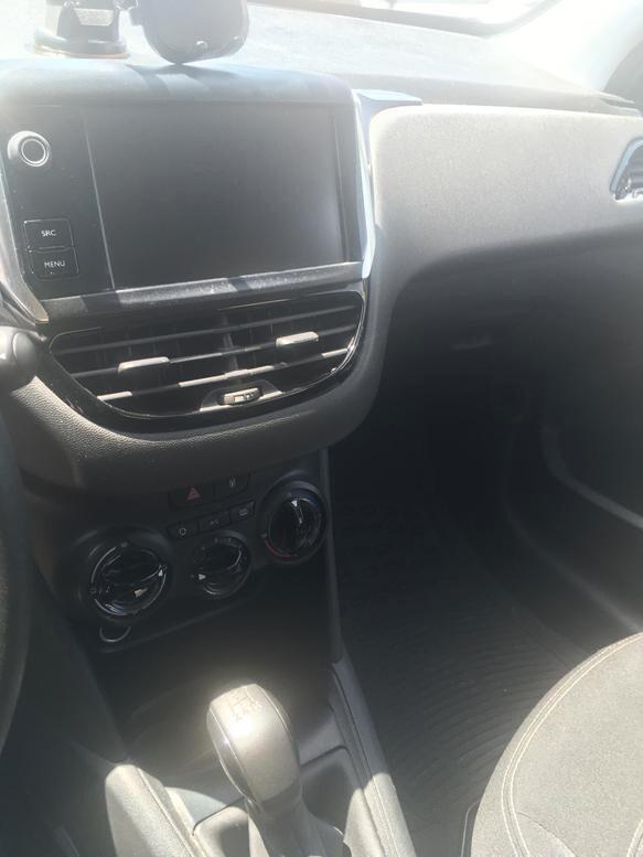 Peugeot 208 BlueHDi 75 5 porte Black Line