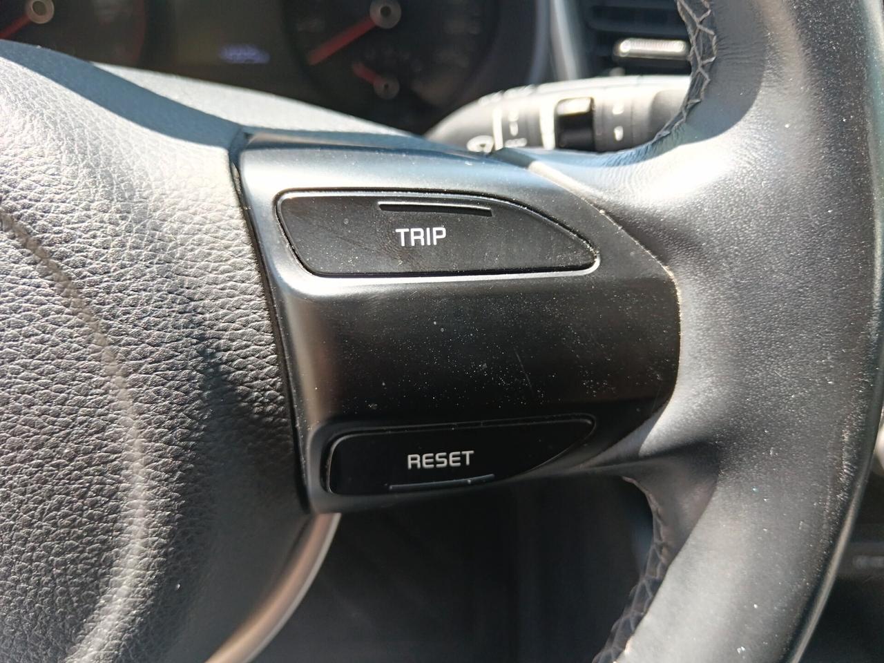 Kia Stonic 1.2 DPI 84CV RETROCAMERA CARPLAY