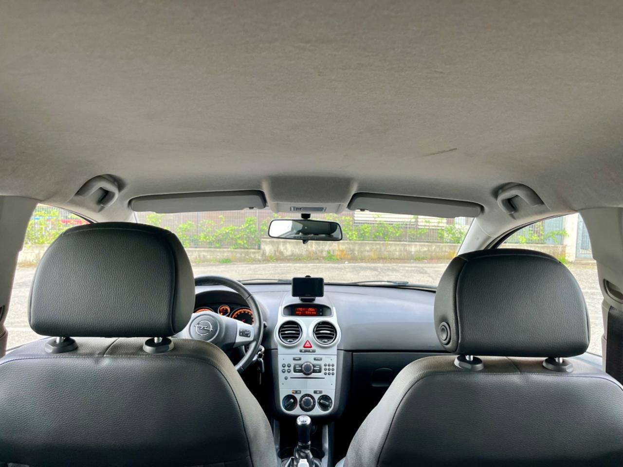 Opel Corsa 1.3d 2013 142.000km catena appena sostituita