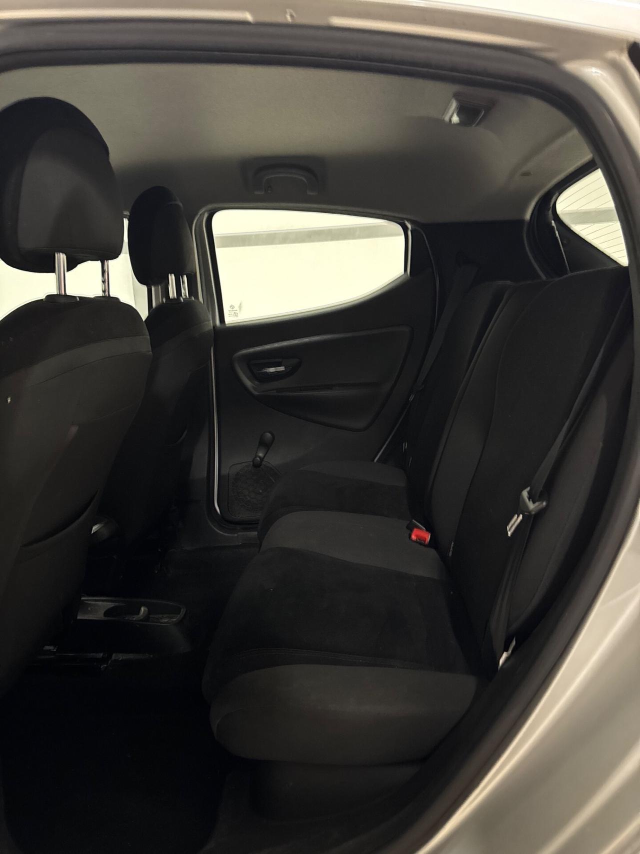 Lancia Ypsilon 1.2 69 CV 5 porte S&S Platinum