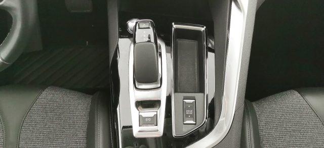 PEUGEOT 3008 Hybrid 225 e-EAT8 GT