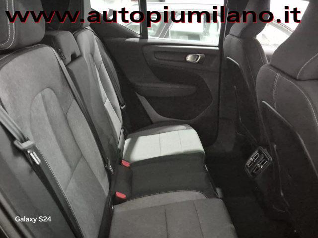 VOLVO XC40 T2 Geartronic Momentum Pro