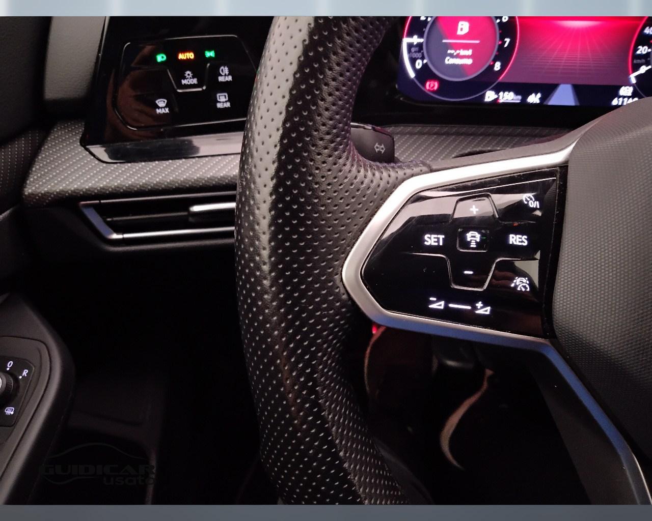 VOLKSWAGEN Golf VIII 2020 - Golf 1.5 tsi evo R-Line 130cv