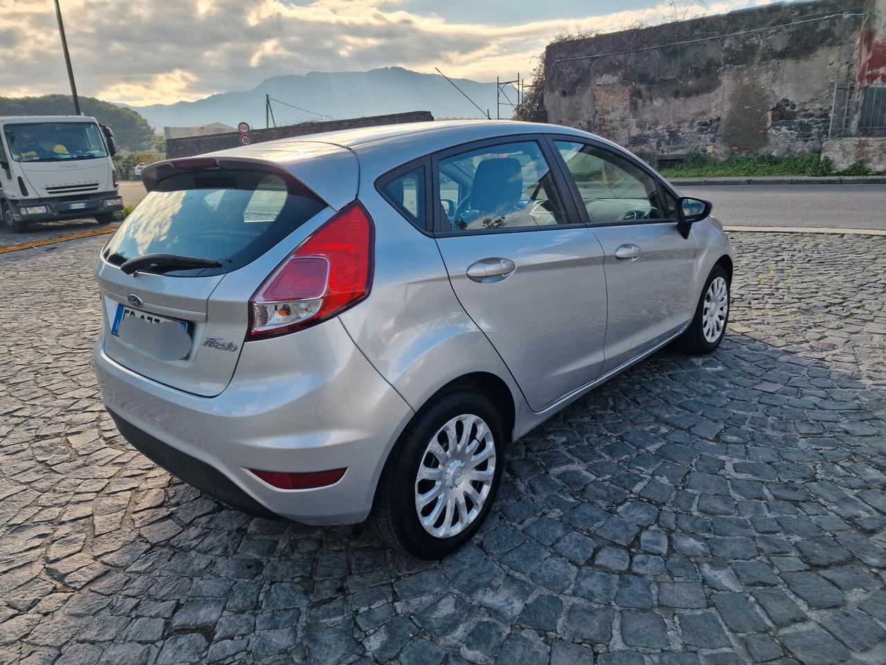 Ford Fiesta 1.5 TDCi 75CV 5 porte Titanium