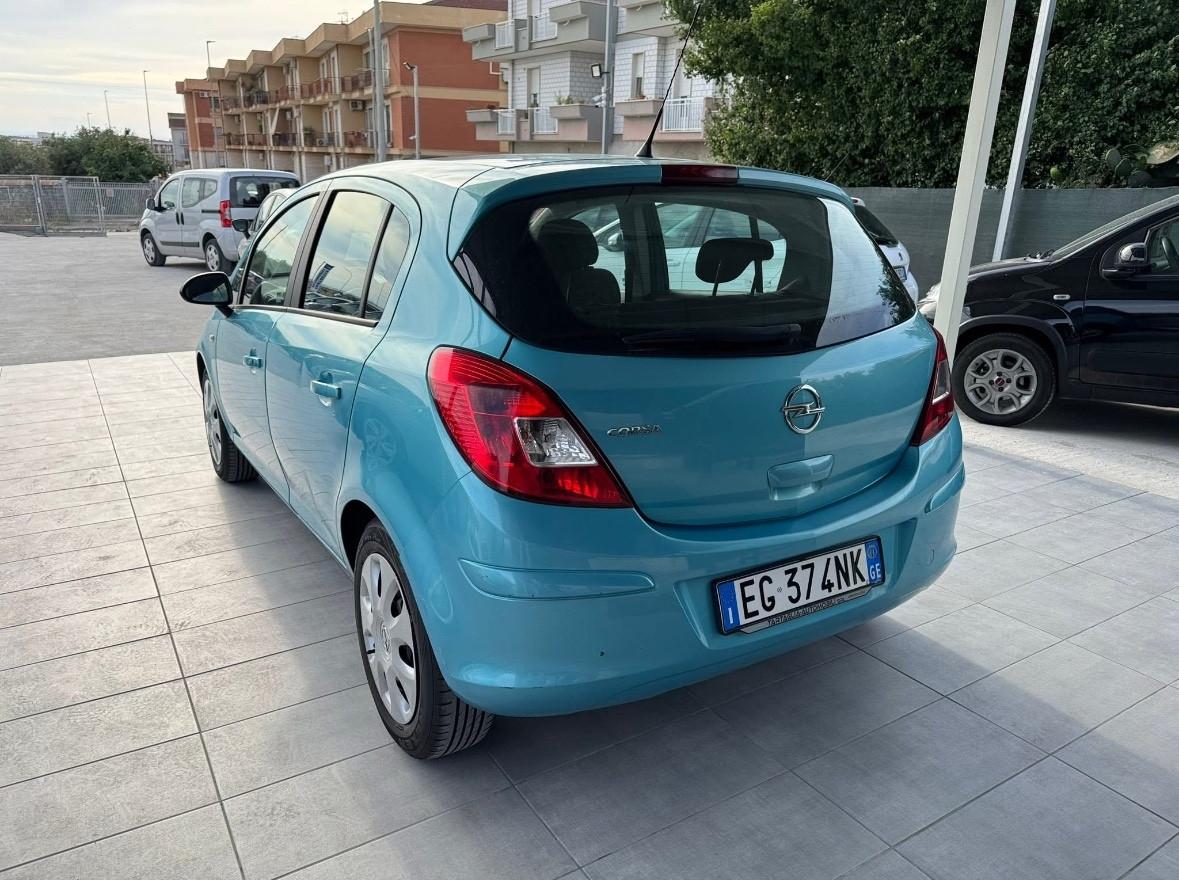 Opel Corsa 1.2 5 porte Club