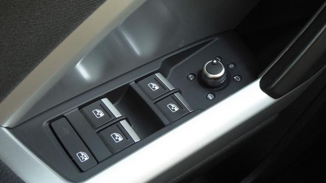 AUDI Q3 35 TDI Quattro S-Tronic Business
