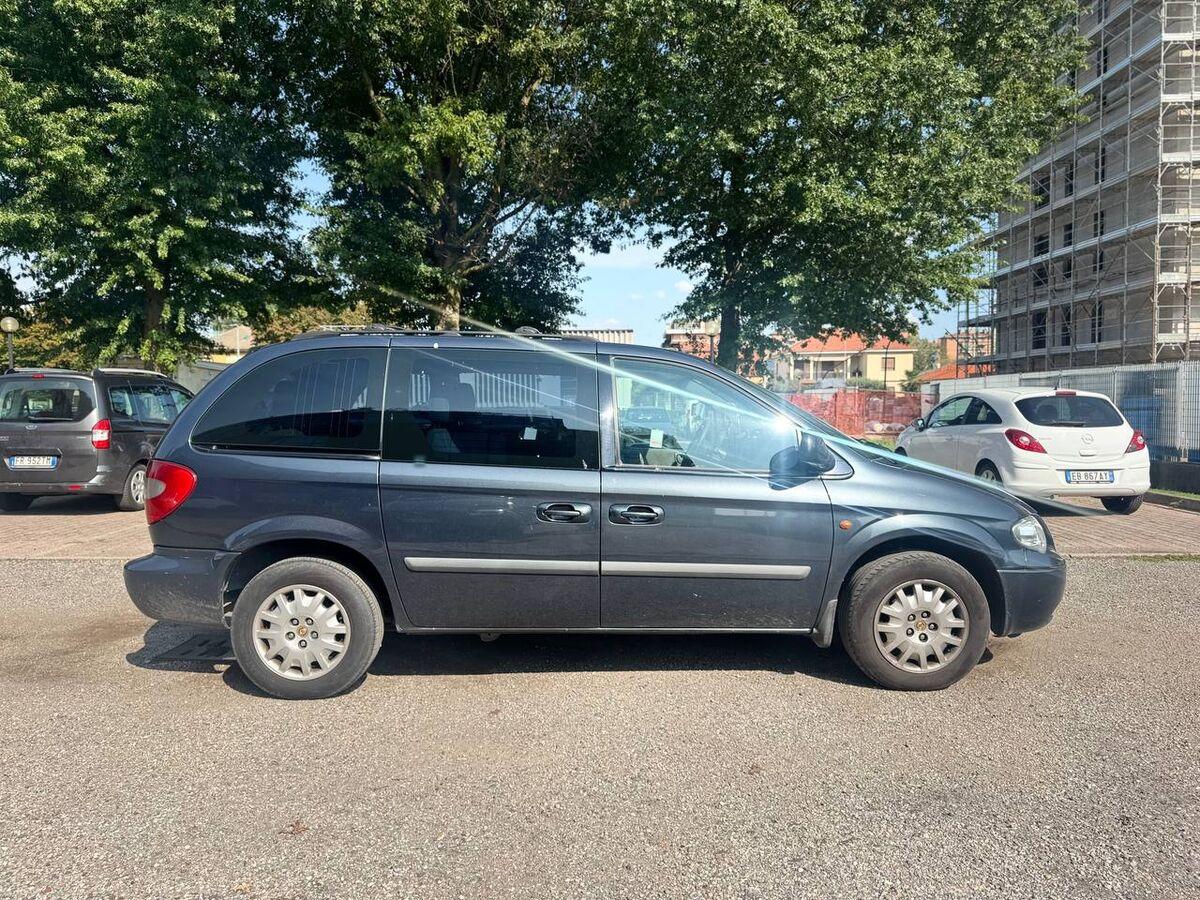 Chrysler Voyager IV 2004 2.8 crd LX Leather
