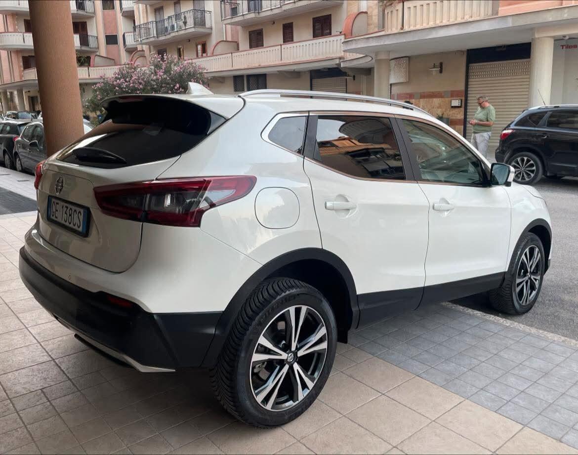 Nissan Qashqai 1.7 dCi 150 CV 4WD CVT N-Connecta TETTO LED TELEC 360 18'