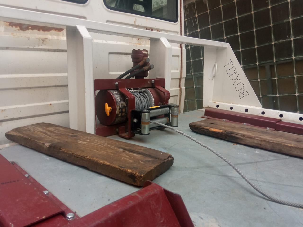 Carro Attrezzi IVECO 2.8cc PATENTE C - IVA ESPOSTA - PORTATA 28 QUINTALI