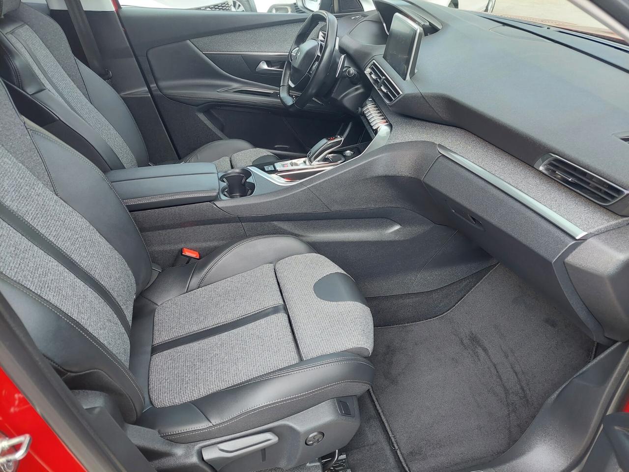 Peugeot 3008 BlueHDi 130 S&S EAT8 Allure