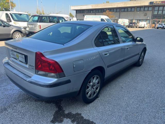 VOLVO S60 2.4 D5 20V cat