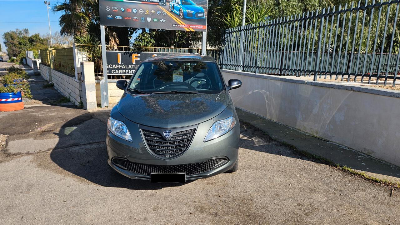 Lancia Ypsilon 1.2 benzina Elefantino