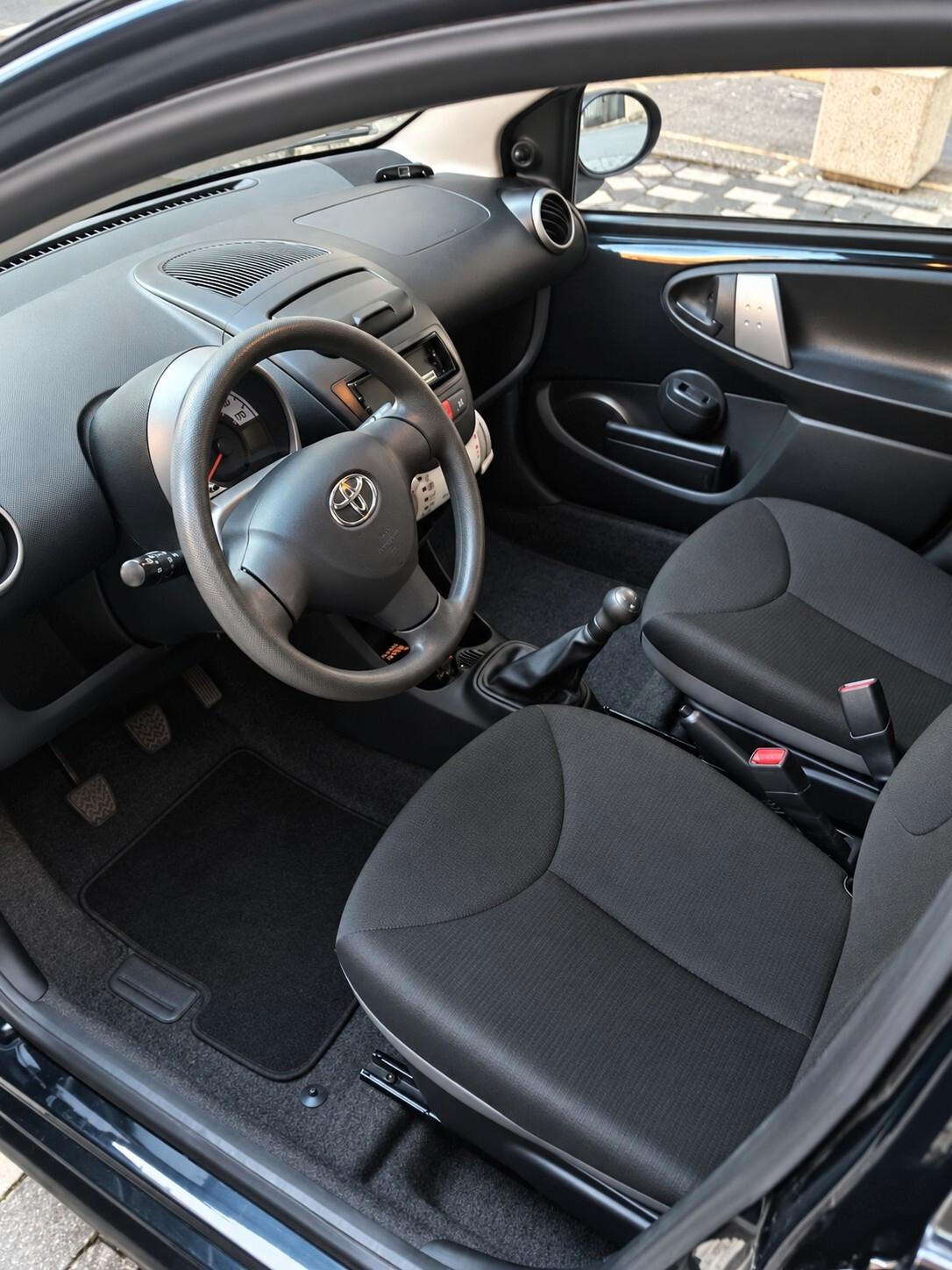 TOYOTA AYGO 1.0 BENZINA – 42.000 KM – €6.990