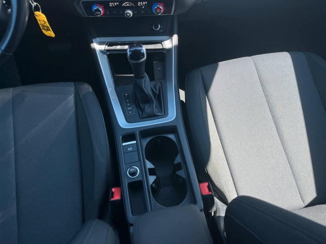 Audi Q3 35 2.0 tdi Business s-tronic