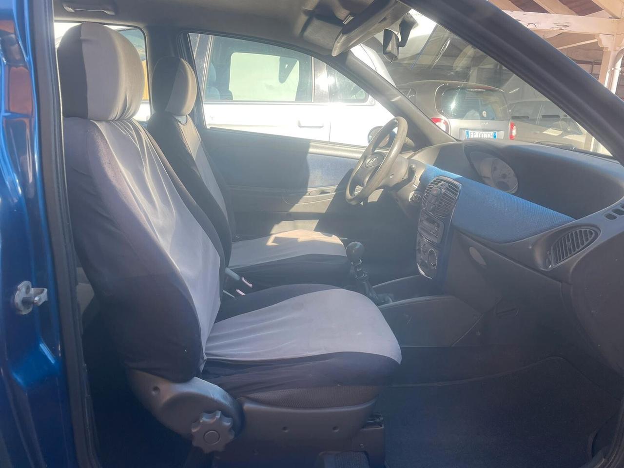 Lancia Y 1.1i cat Elefantino Blu