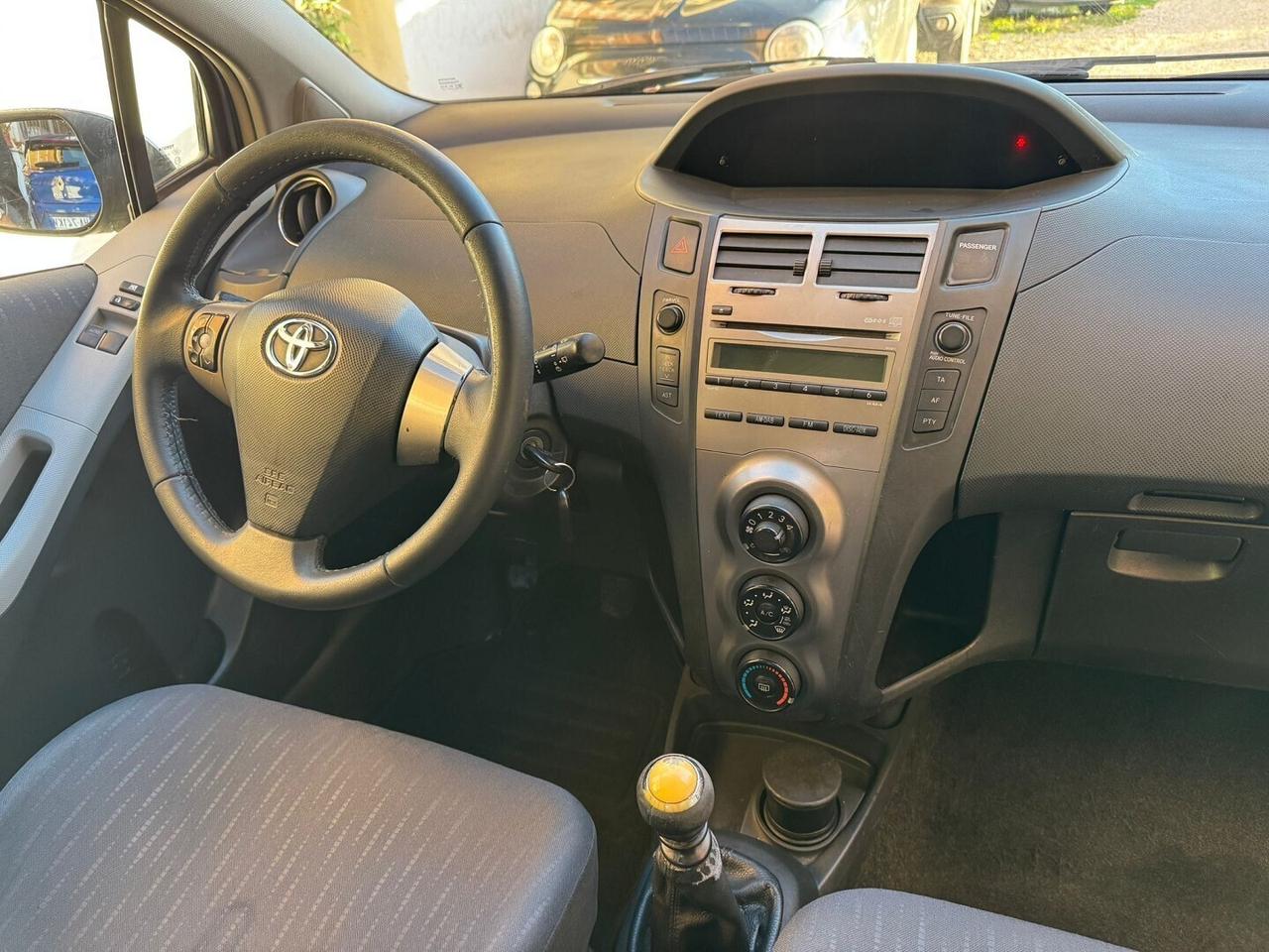 TOYOTA Yaris 1.3 5 porte Sol UNICO PROPRIETARIO