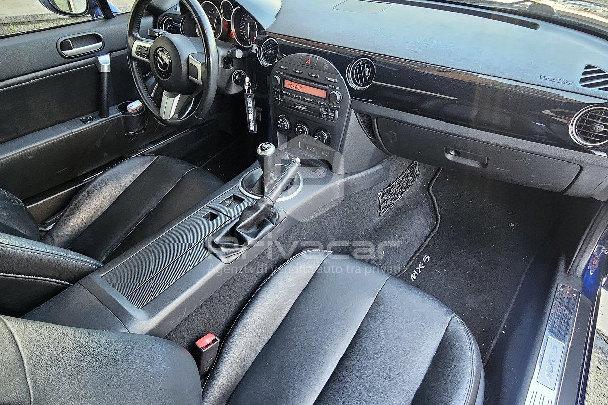 MAZDA MX-5 Roadster Coupé 2.0L Fire