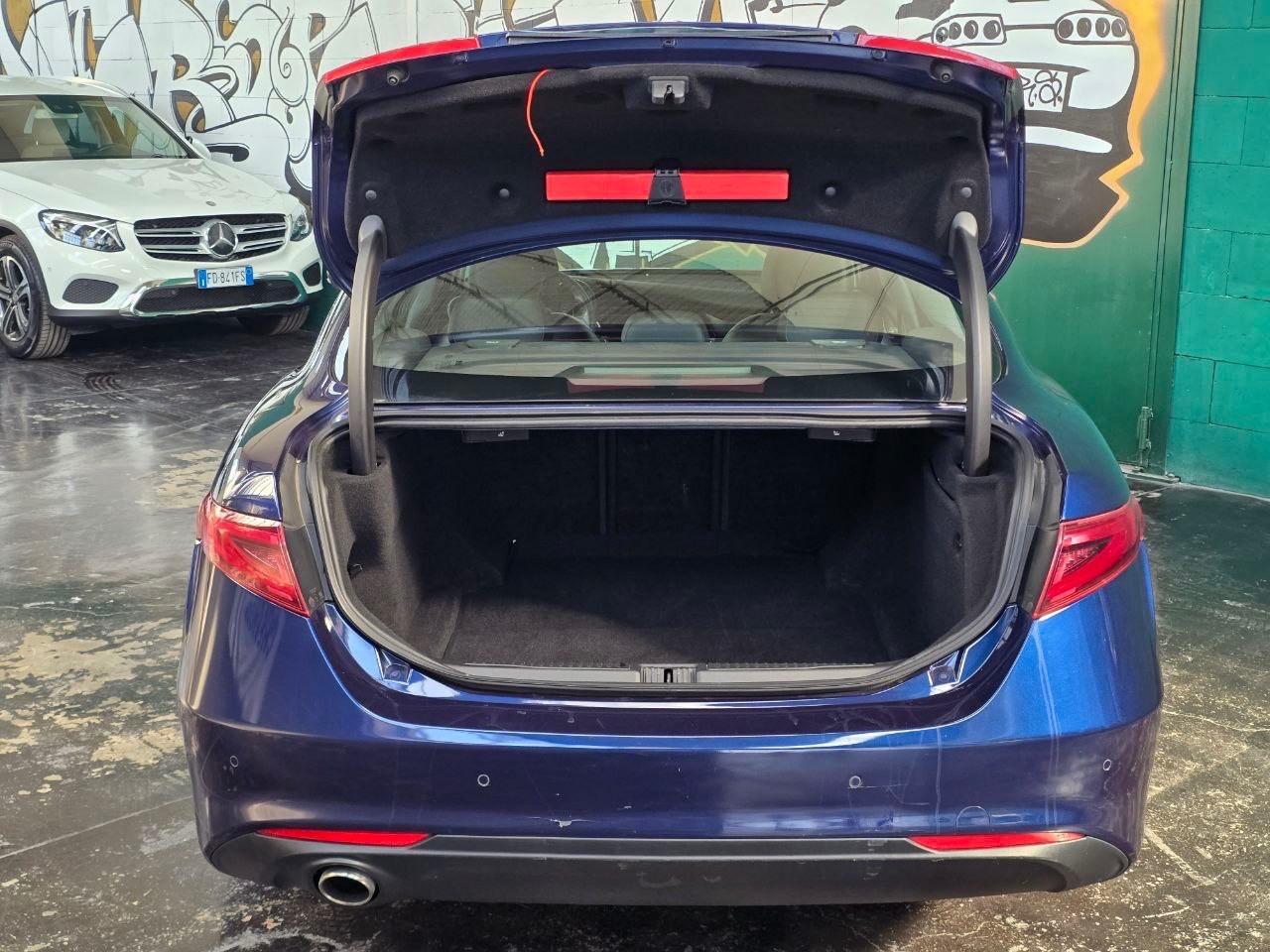 Alfa Romeo Giulia 2.2 TD 150cv AT8