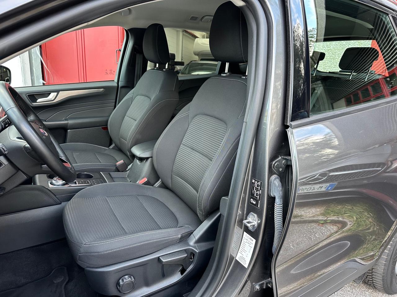 Ford Kuga 2.5 phev Titanium Business 2wd 225cv e-shifter
