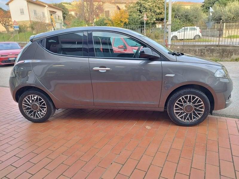 Lancia Ypsilon 1.0 FireFly 5 porte S&S Hybrid Gold Plus