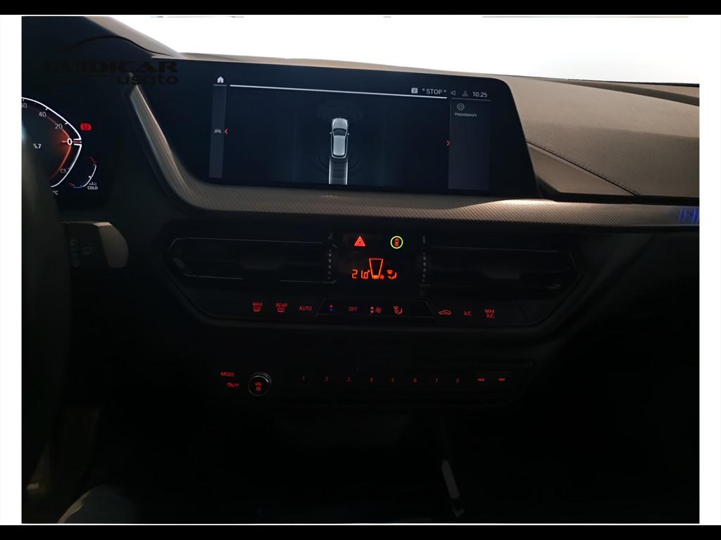 BMW Serie 1 F40 - 118d Msport auto