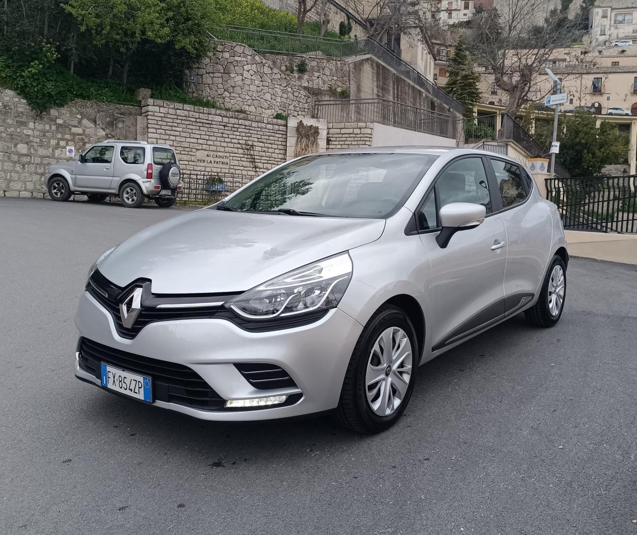 Renault Clio dCi 8V 75 CV 5 porte Moschino Intens