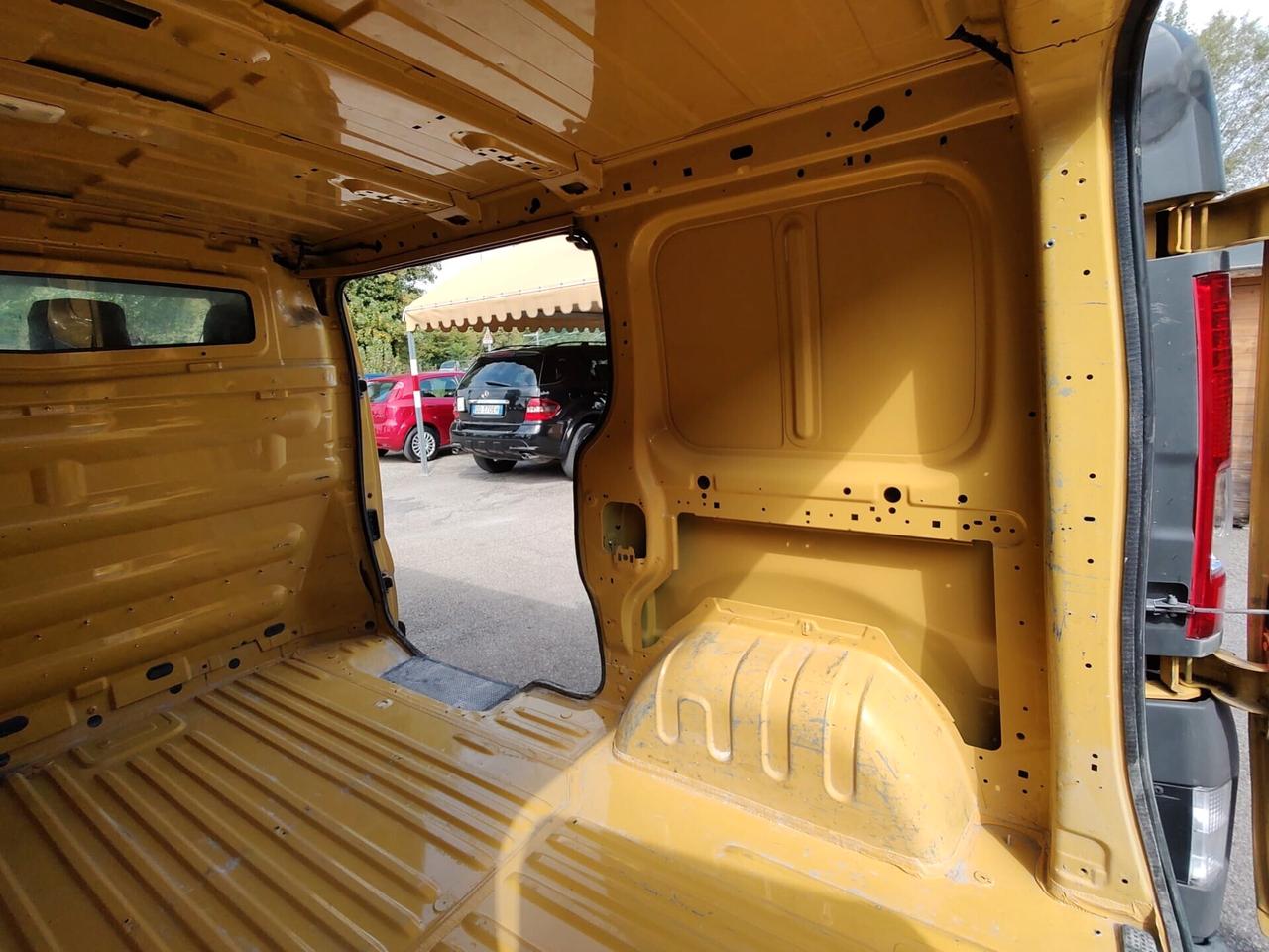Opel Vivaro 29 2.5 CDTI PC-TA Furgone Fap OK NEOPATENTATI