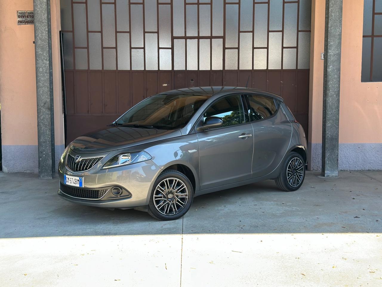 Lancia Ypsilon 1.0 FireFly S&S Hybrid 66’000km!