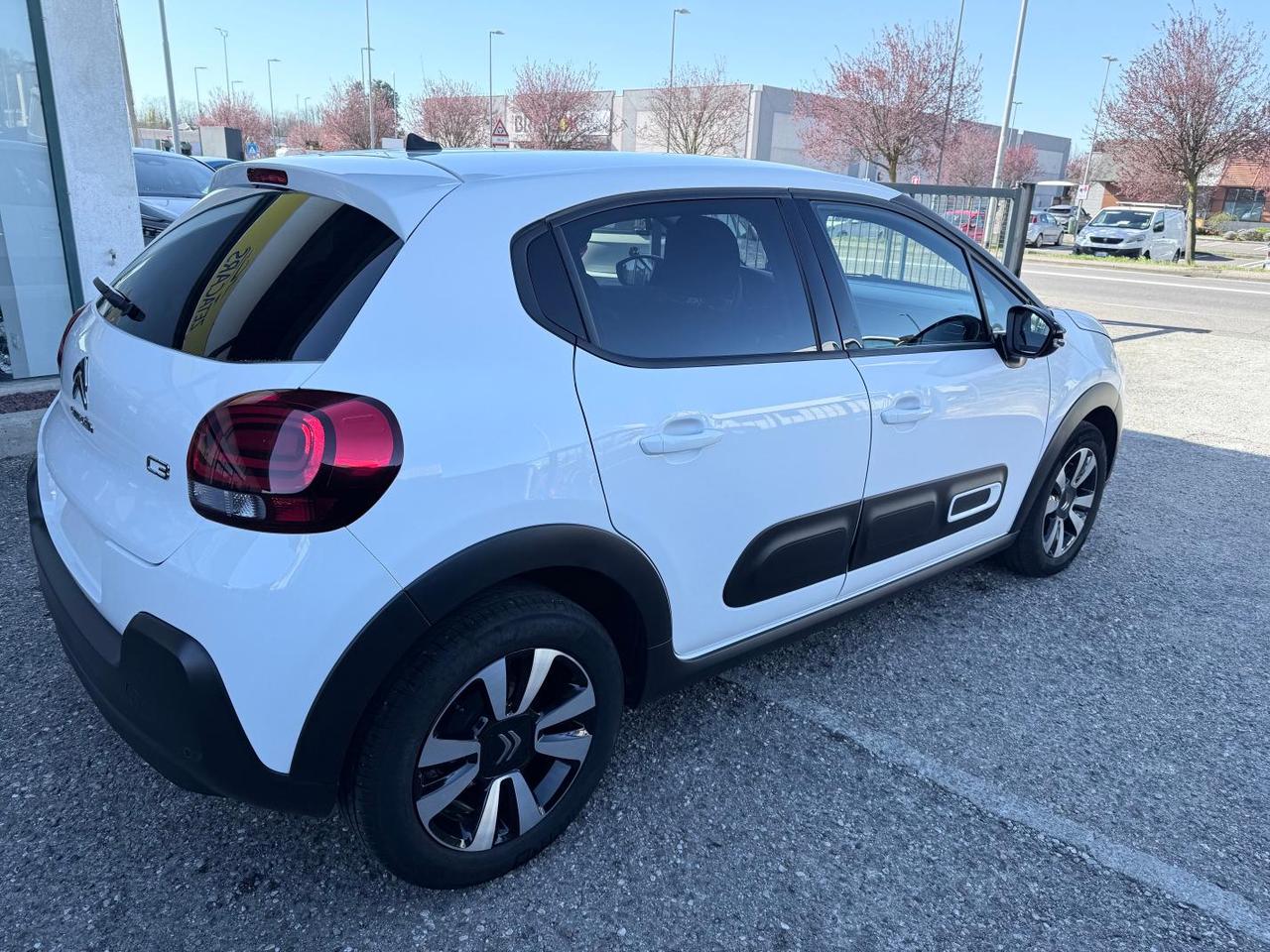 Citroen C3 1.2 puretech Shine s&s 83cv