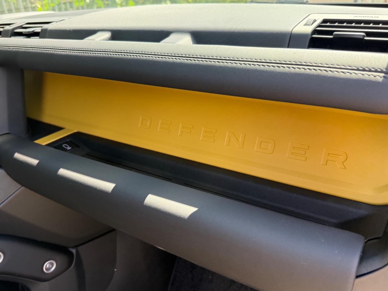 Land Rover Defender TROPHY EDITION
