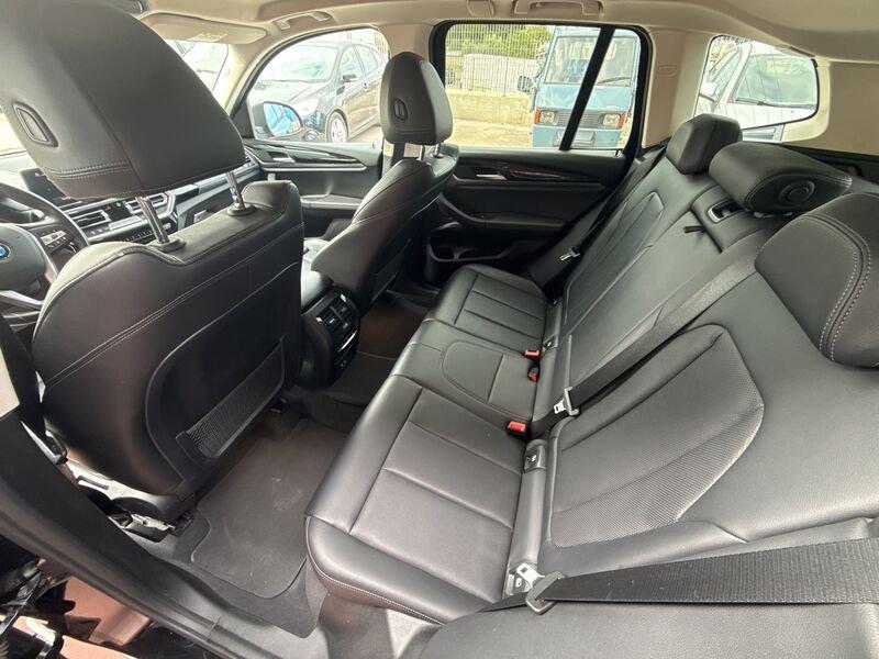 BMW X3 sDrive 18d Mild Hybrid 48V