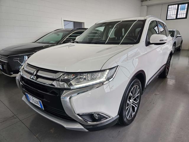 Mitsubishi Outlander 2.2 Instyle 7 posti