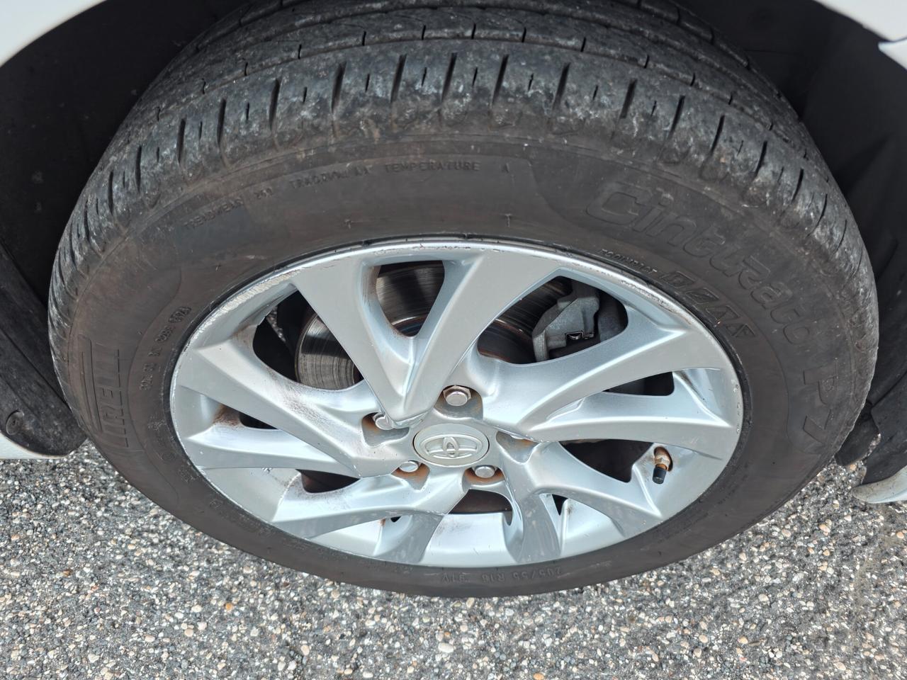 Toyota Auris Touring Sports 1.8 Hybrid Lounge 2015-E6B Automatico NEO