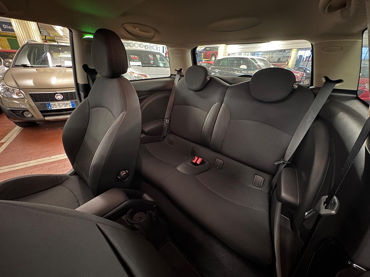 Mini 2.0 16V Cooper D Automatica