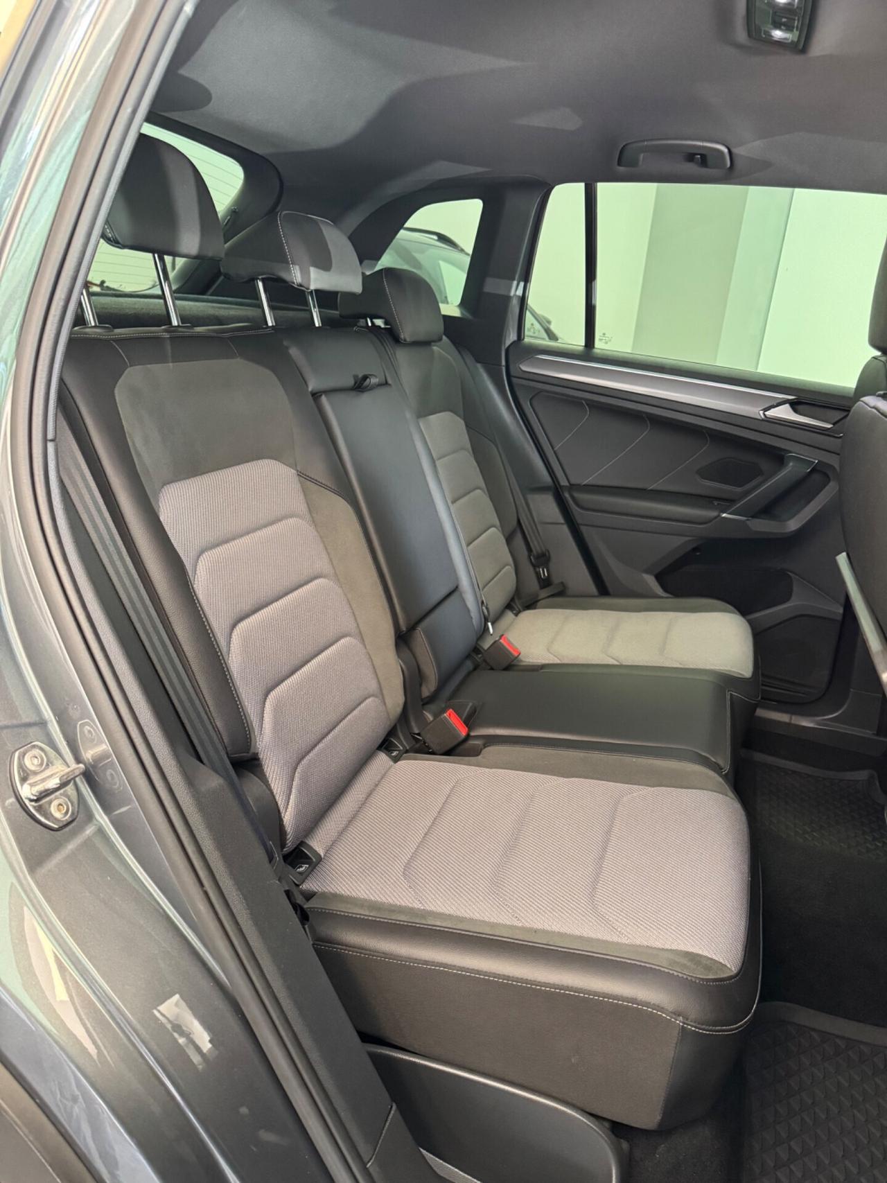 Volkswagen Tiguan 2.0 BiTDI 240 Cv DSG 4MOTION R-Line