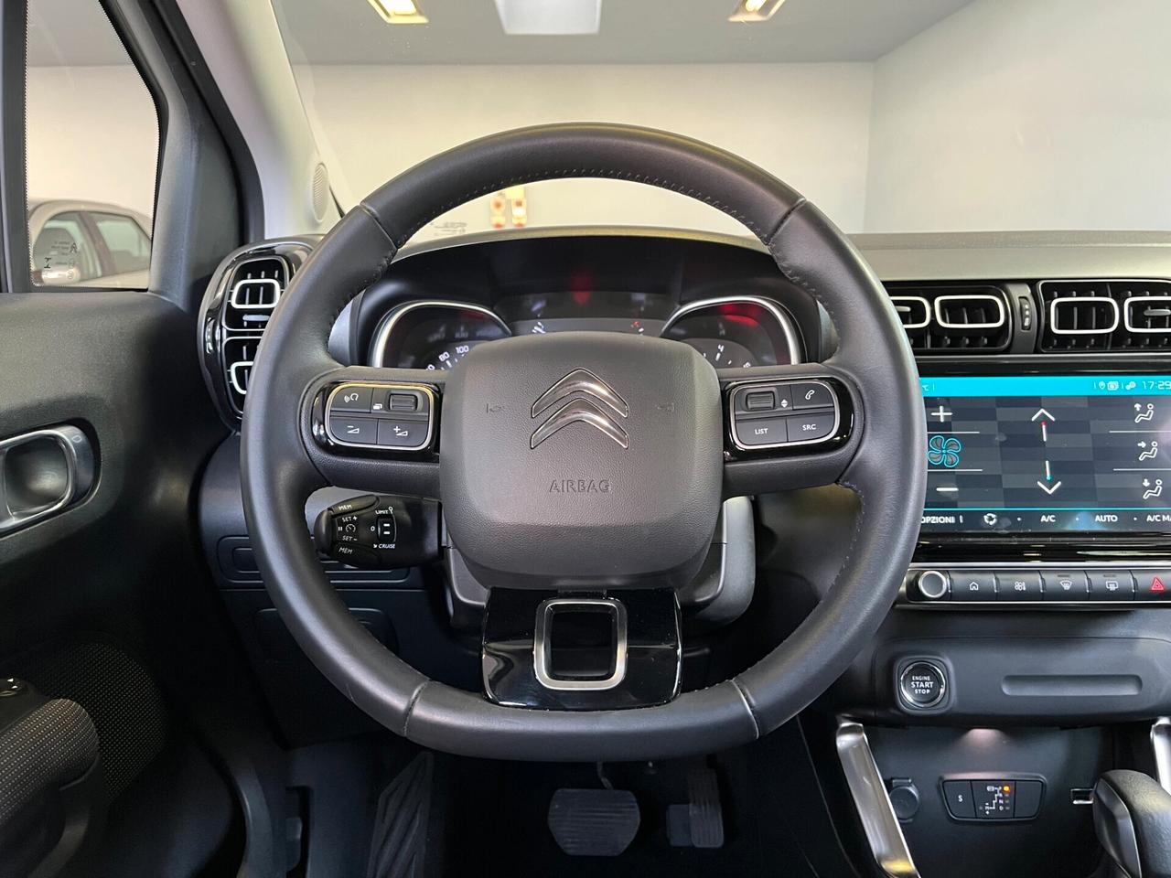Citroen C3 Aircross 1.2cc SHINE 130cv CAMBIO AUTOMATICO-FULL OPTIONAL