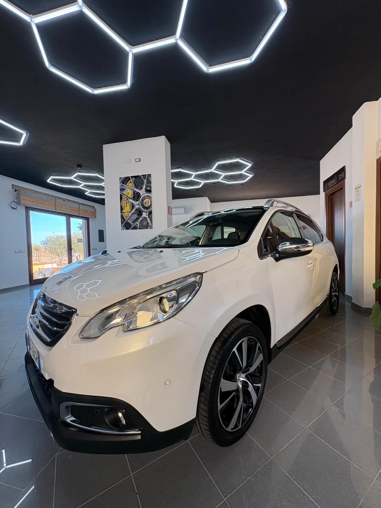 Peugeot 2008 1.6 e-HDi 115 CV Stop&Start Féline