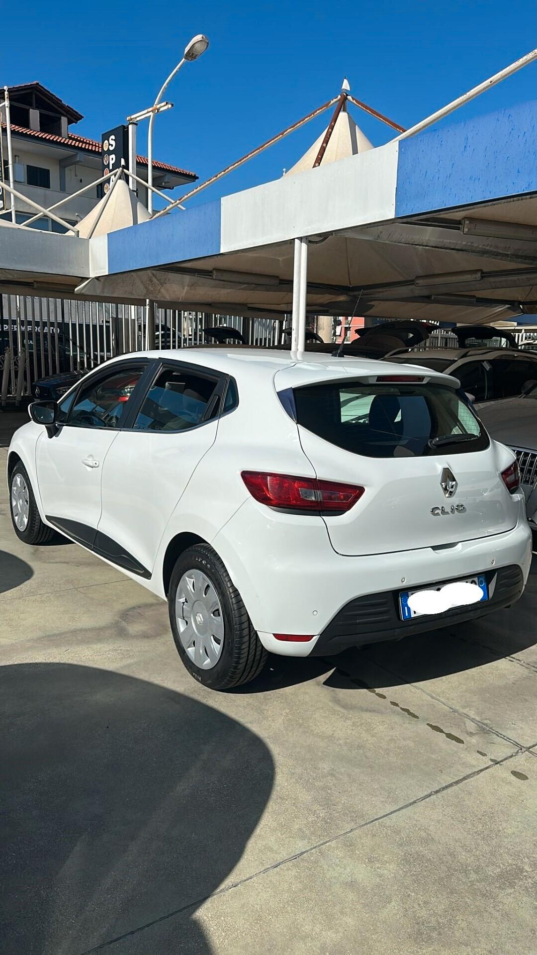 RENAULT CLIO 2018 FULL OPTIONAL