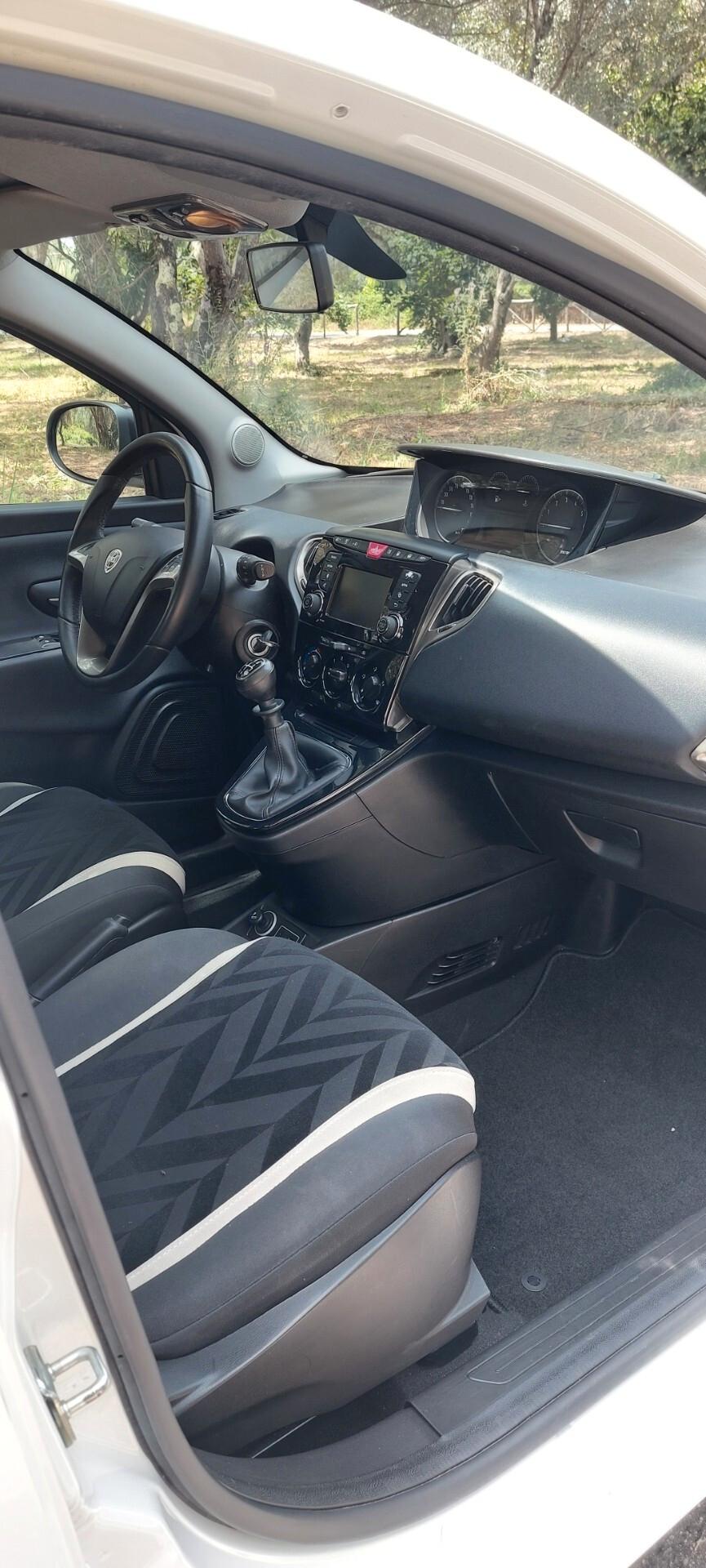 Lancia Ypsilon 1.2 69 CV 5 porte GPL Ecochic Gold