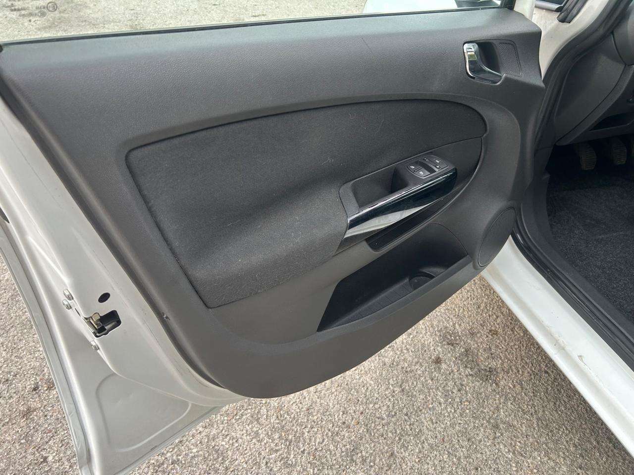 Opel Corsa 1.2 5 porte Cosmo