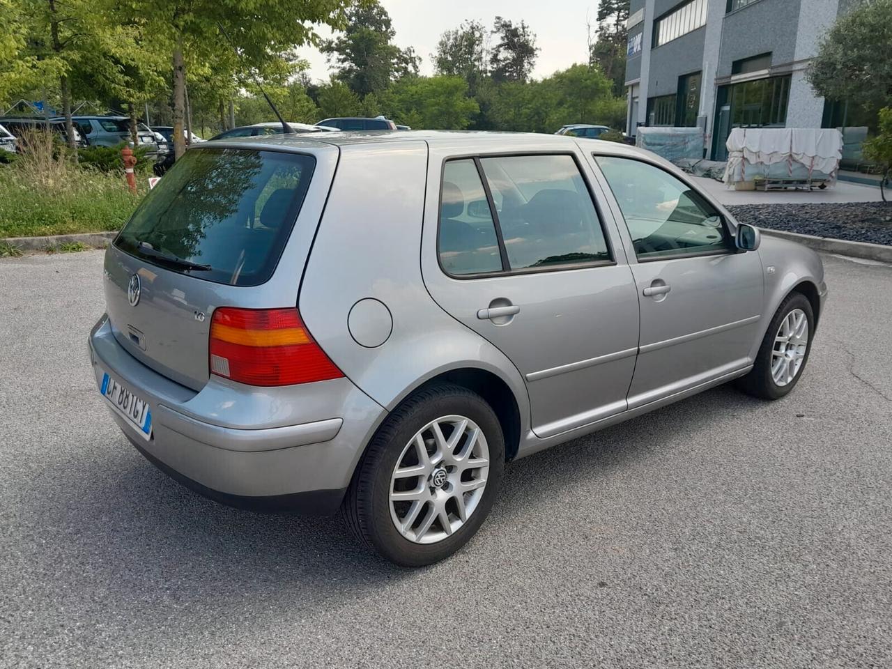 Volkswagen Golf 1.6 16V cat 5p. Highline