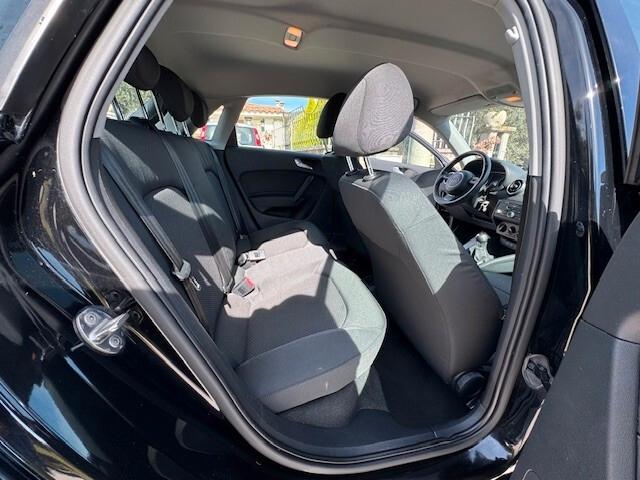 Audi A1 1.6 TDI 90cv sportback Attraction