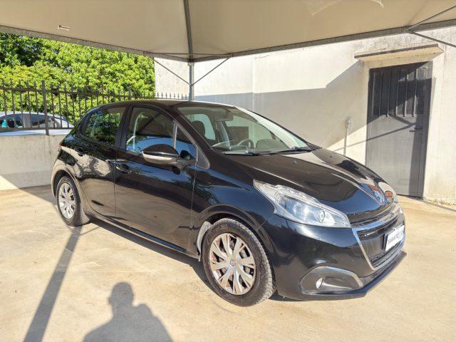 PEUGEOT 208 1.2 82cv 5 porte POCHI CHILOMETRI OK NEOPATENTATI