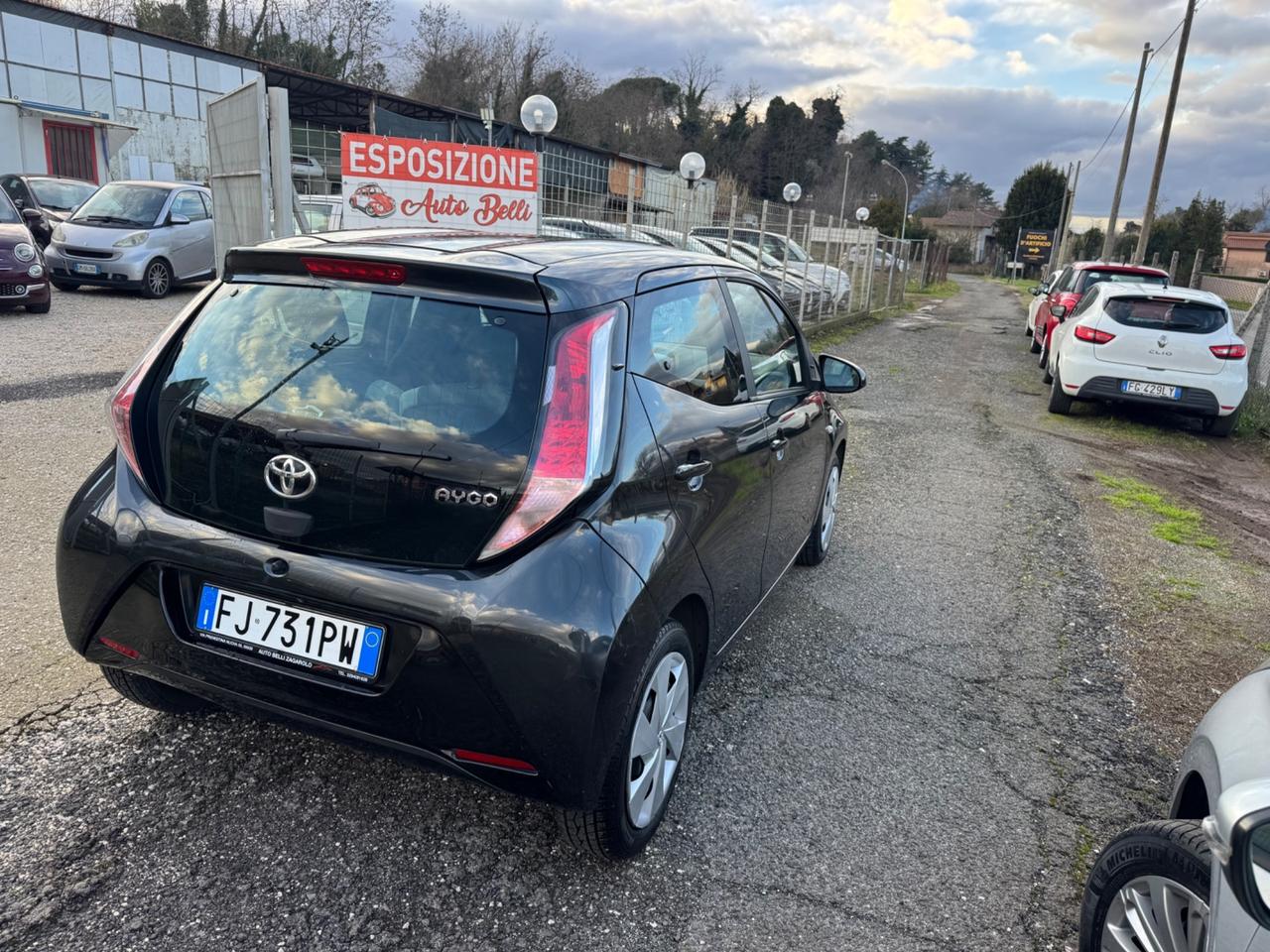 Toyota Aygo 1.0 VVT-i 69 CV 5 porte x-black TSS