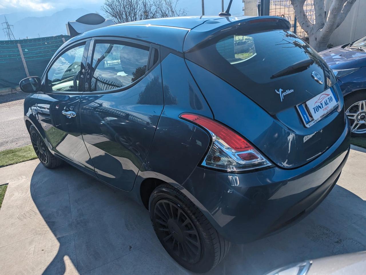 Lancia Ypsilon 1.0 FireFly 5 porte S&S Hybrid Ecochic Gold