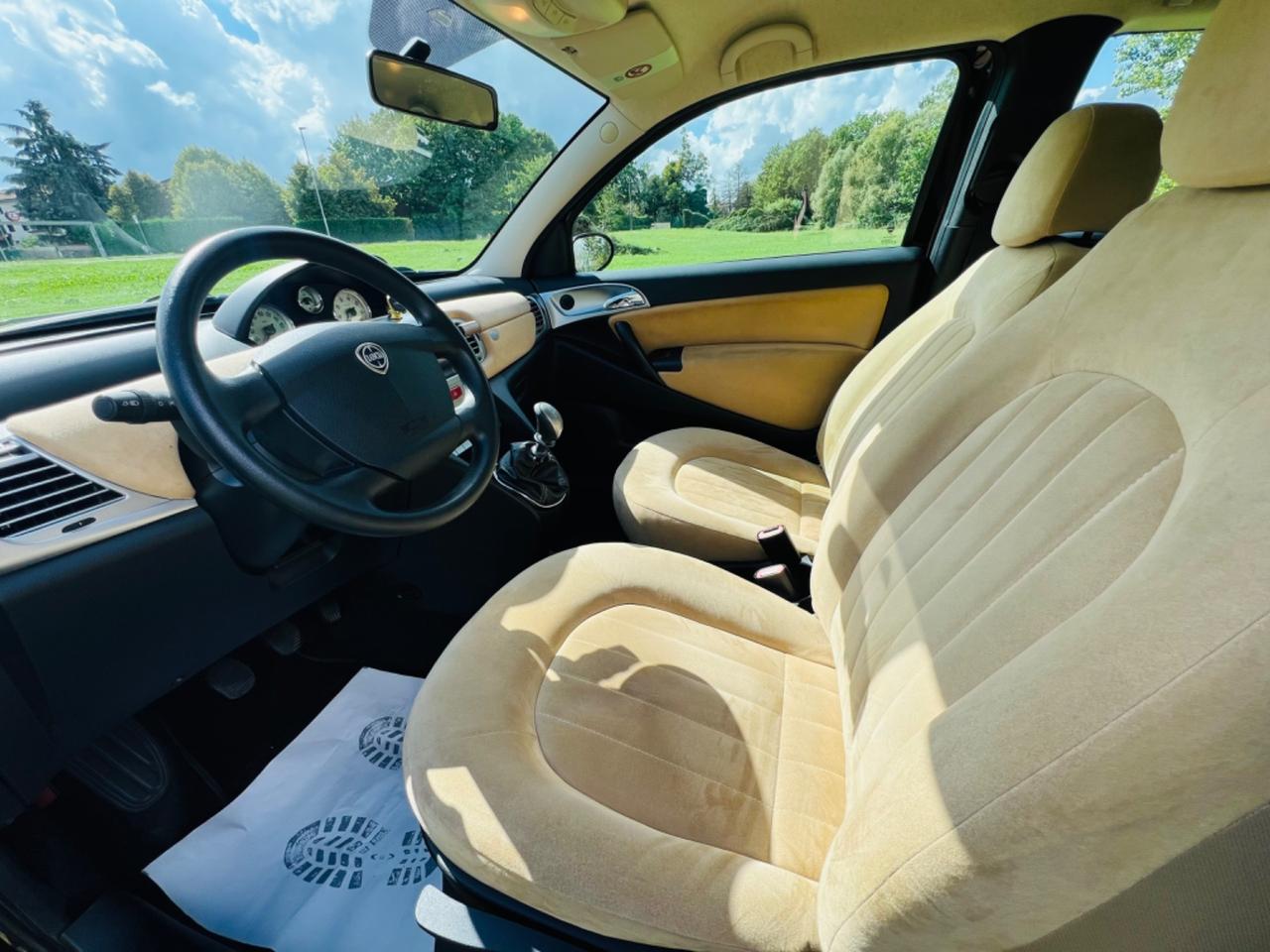 Lancia Ypsilon 1.2 Platino