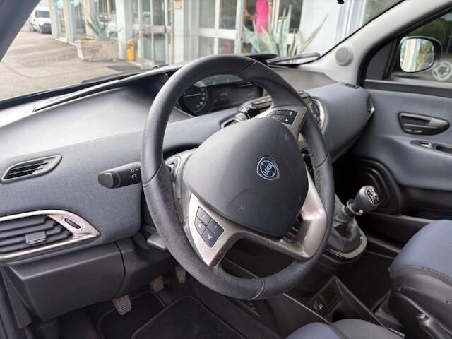 Lancia Ypsilon 1.0 FireFly 5 porte S&S Hybrid Gold Plus