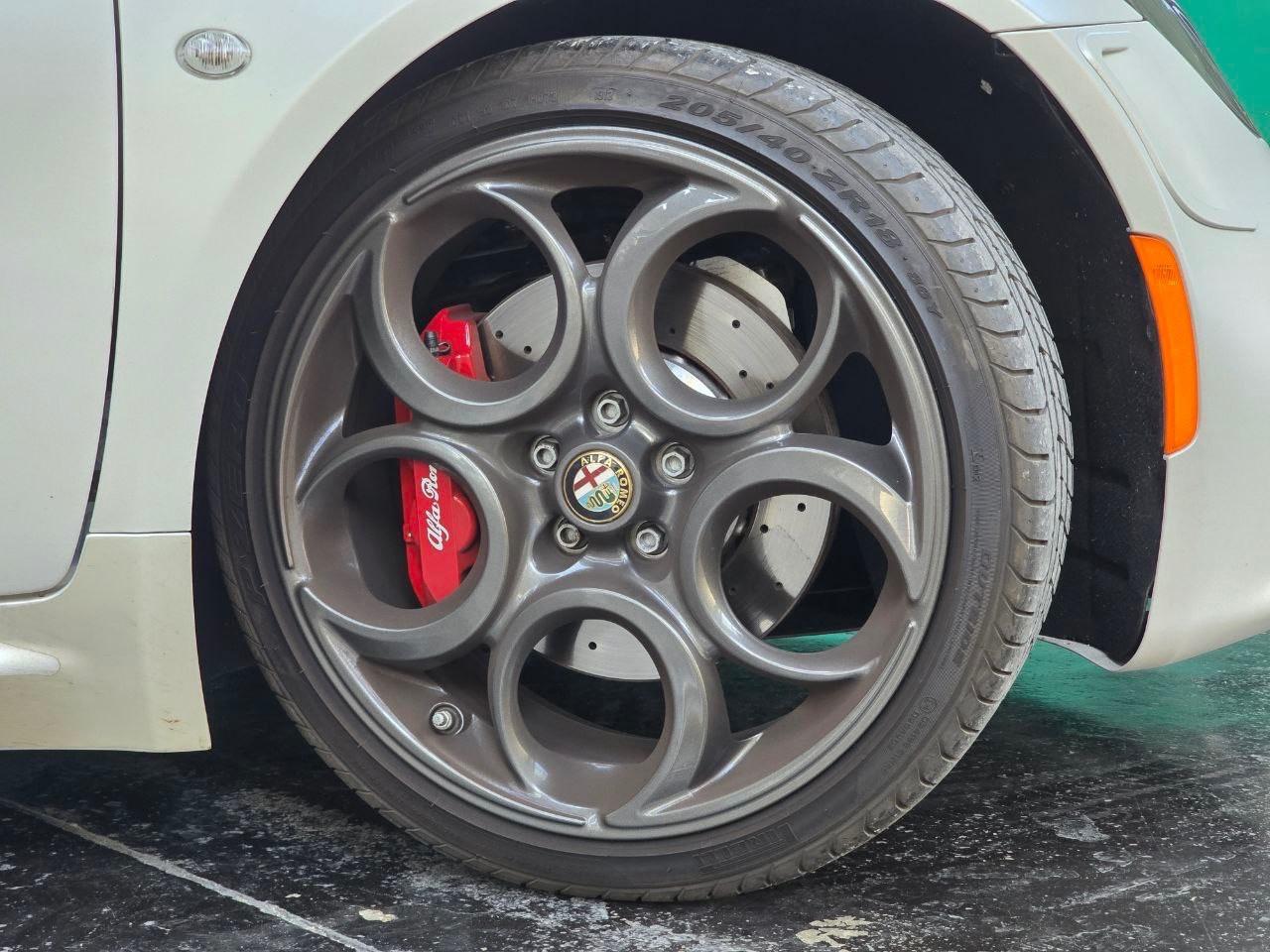 Alfa Romeo 4C Launch Edition (72/500) 3.600km